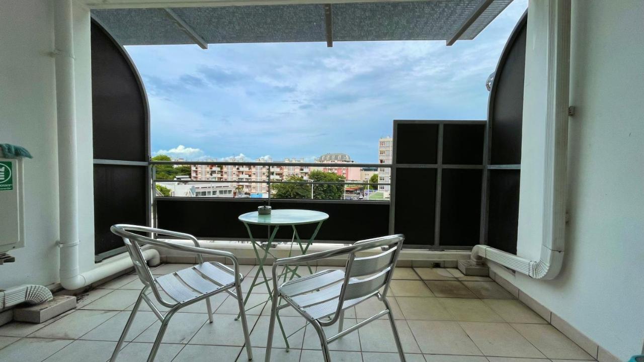 Studio Cosy Tout Equipe - Idealement Situe Saint-Denis Ngoại thất bức ảnh